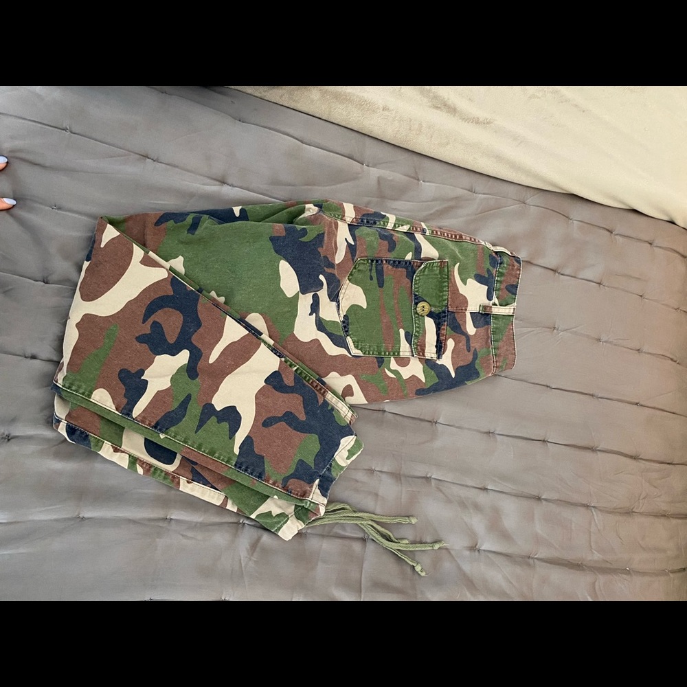 Camo baggy jeans